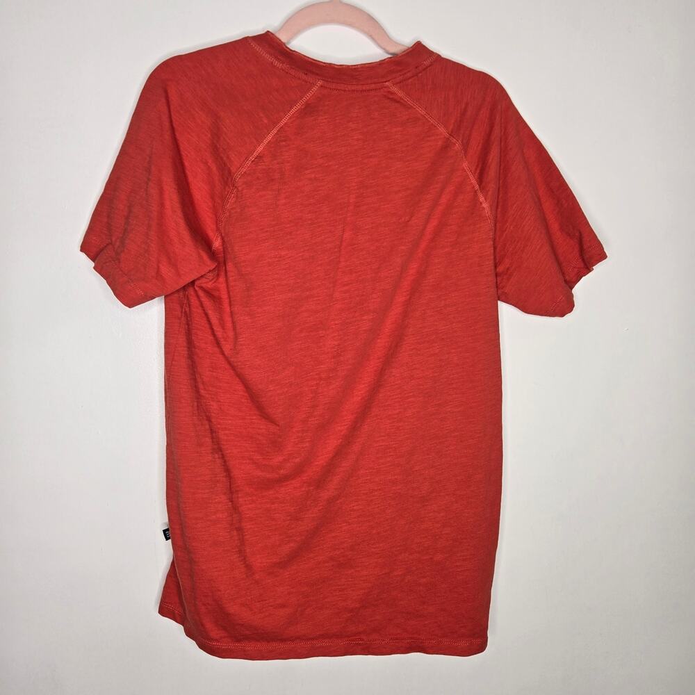 Gap Men Henley Short Sleeve Tee Casual Red Raglan Sleeves Cotton Basics Medium - Picture 3 of 10